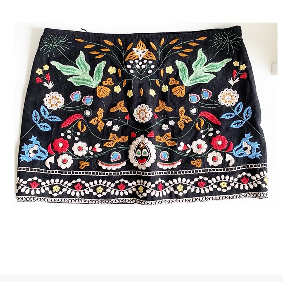ZARA Embroidered Skirt - Picture 4 of 5
